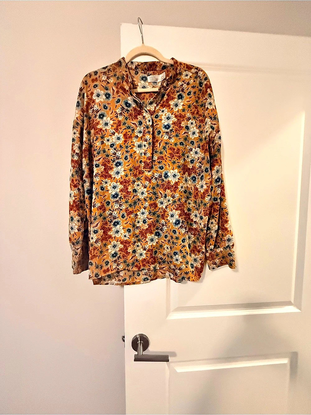Time and Tru Floral Button-Down Blouse Orange Blue Size Large
